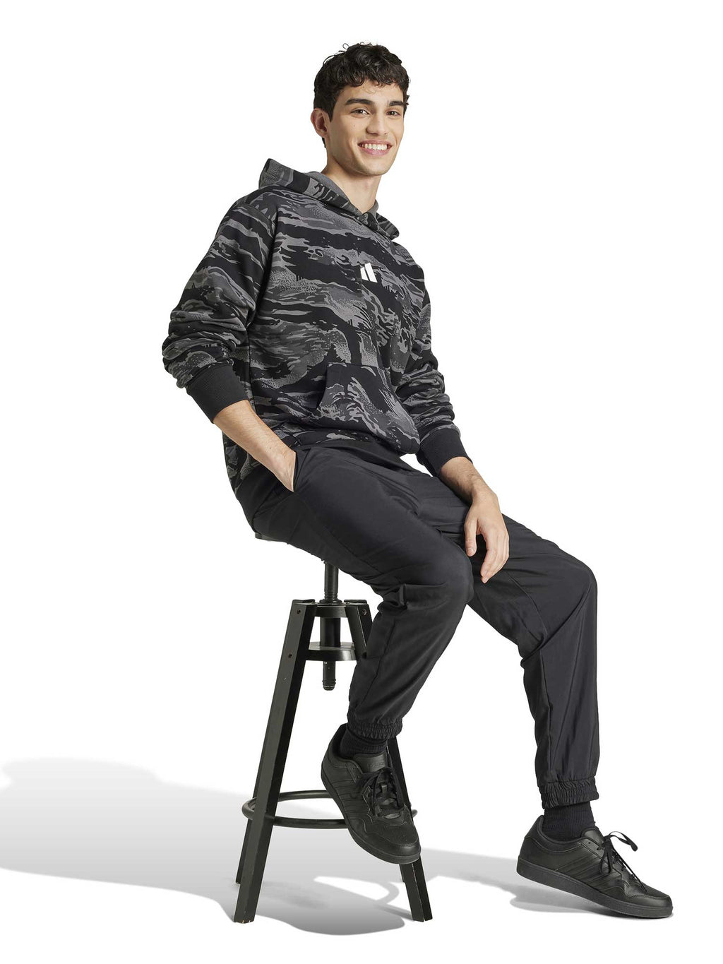 ADIDAS SPORTSWEAR Суитшърт Seasonal Essentials Camo Hoodie