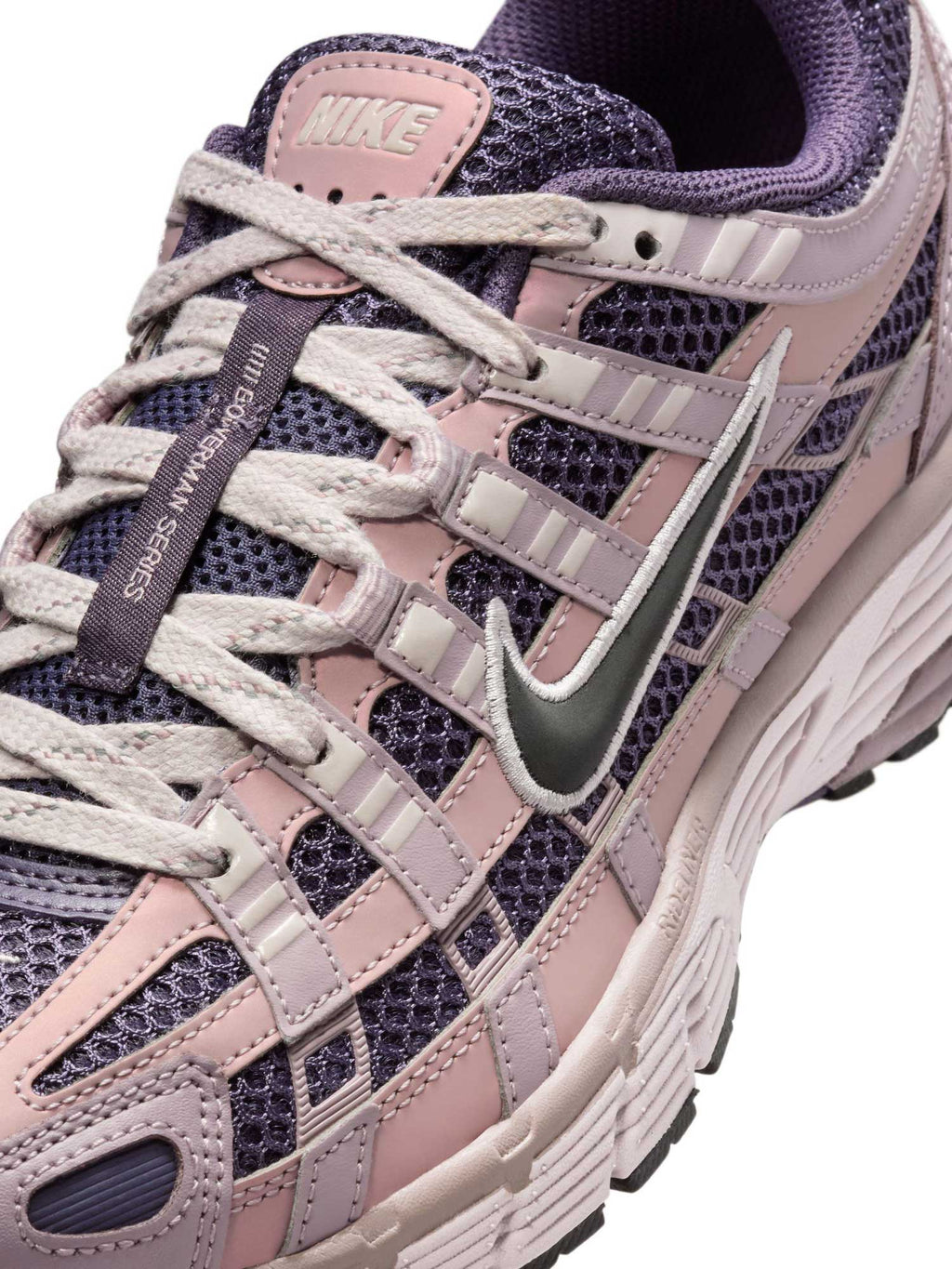 NIKE Обувки W P-6000 SE