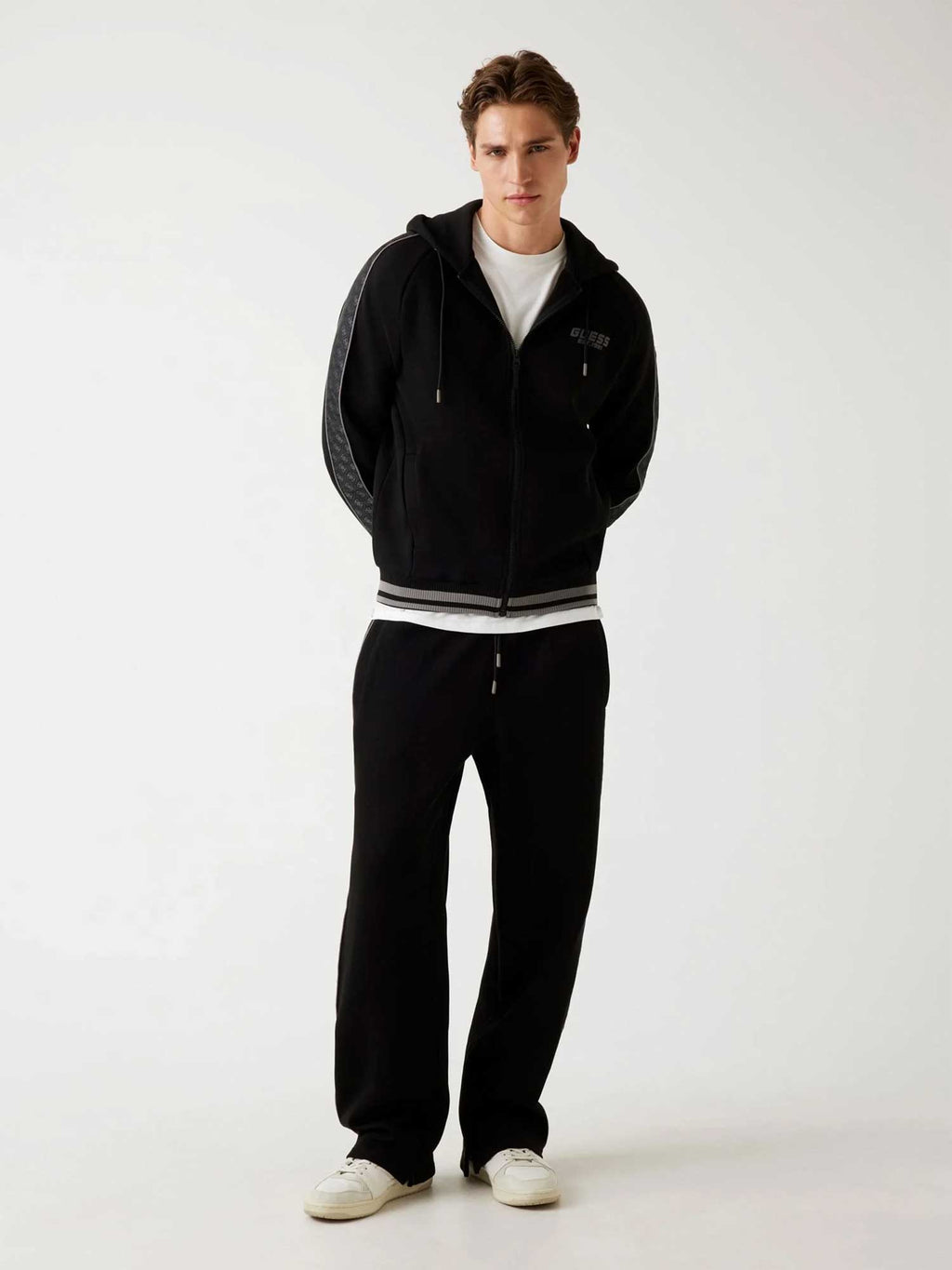 GUESS Спортно долнище FINLO PANT