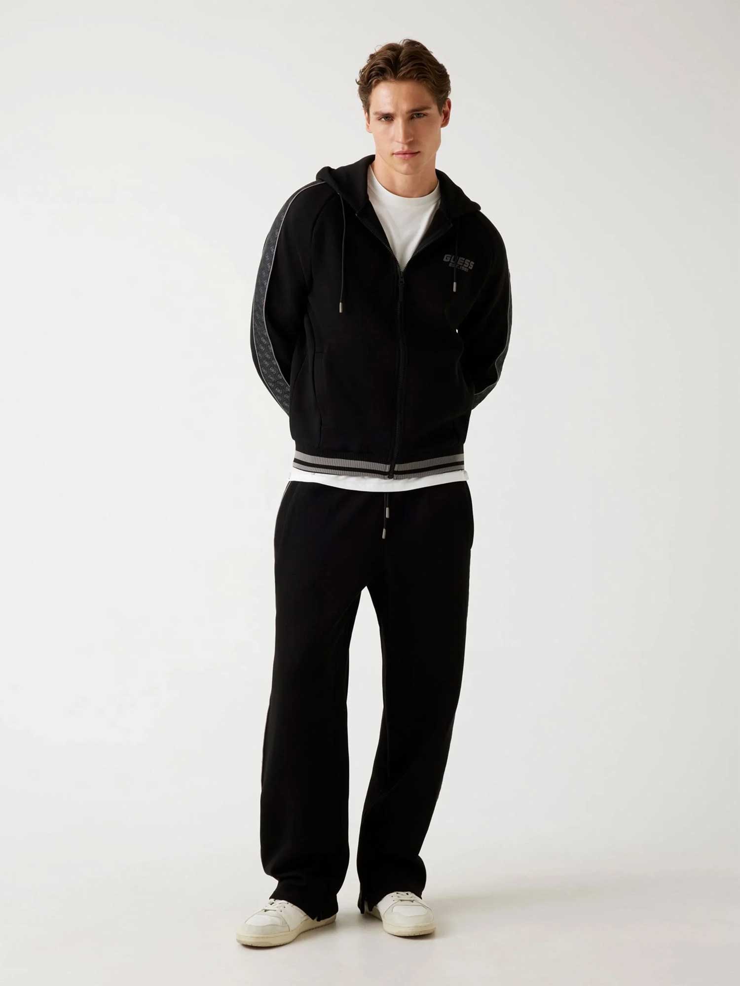 GUESS Спортно долнище FINLO PANT