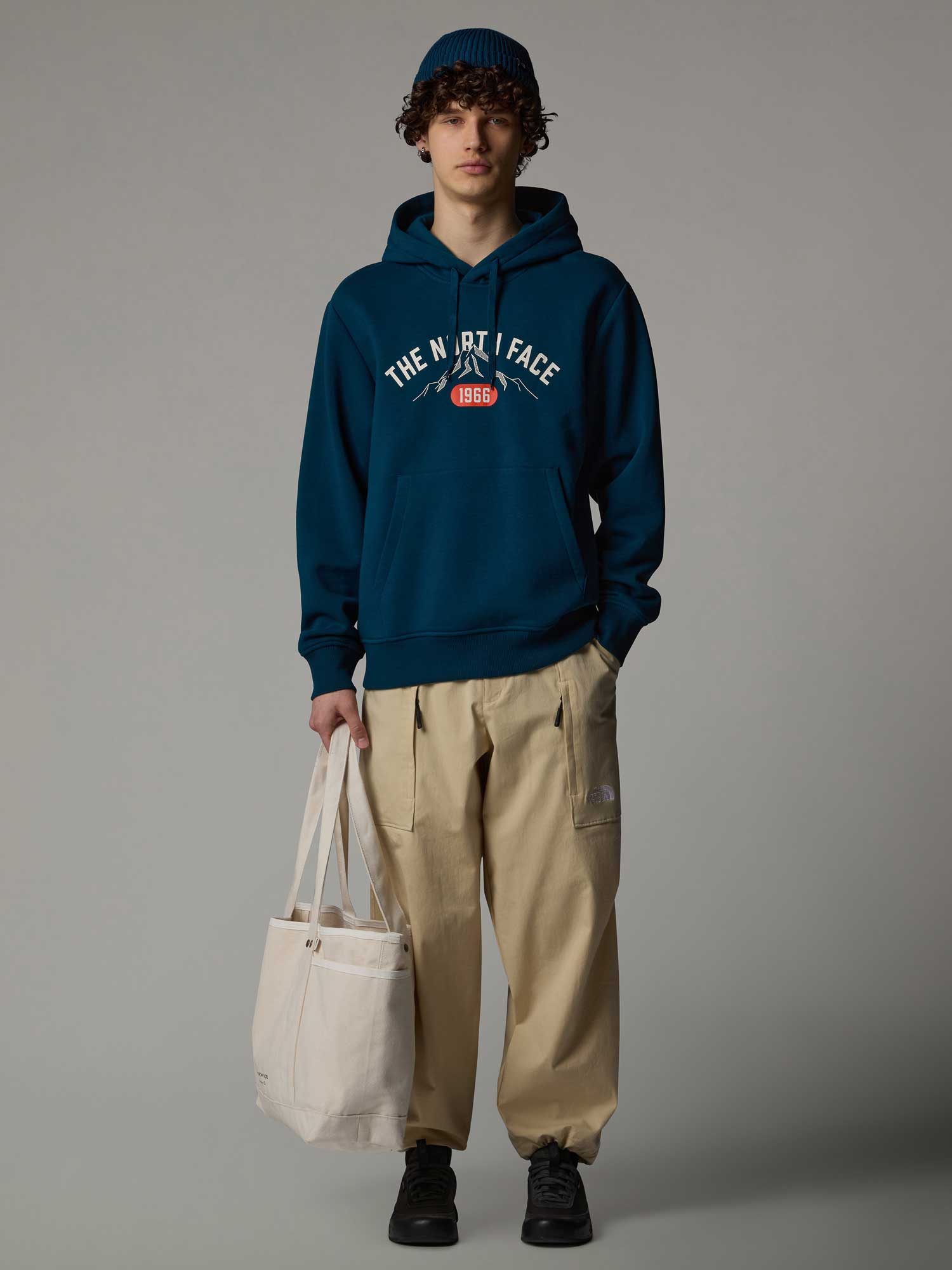 THE NORTH FACE Суитшърт M HOODIE VARSITY GRAPHIC