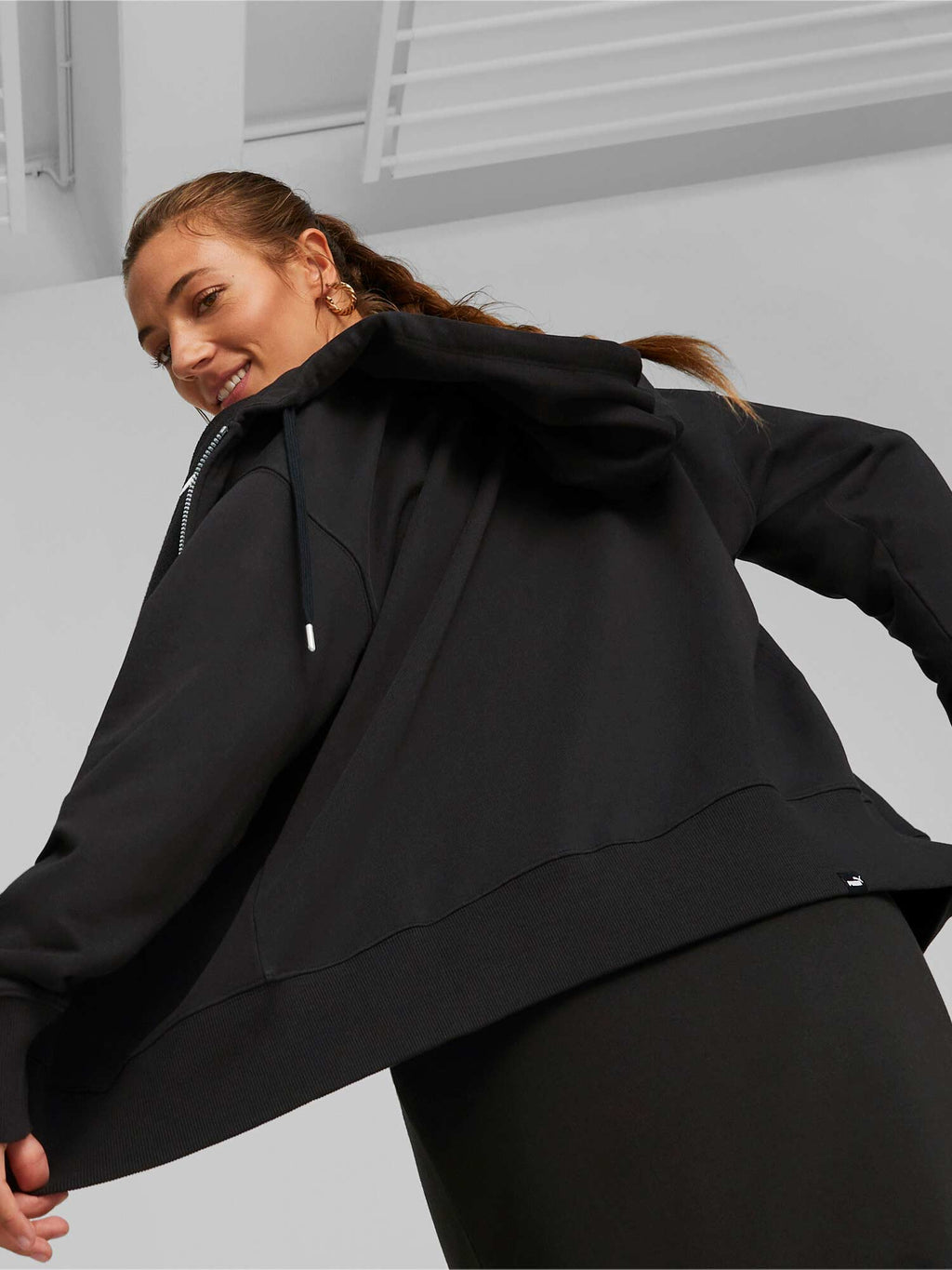 PUMA Суитшърт HER