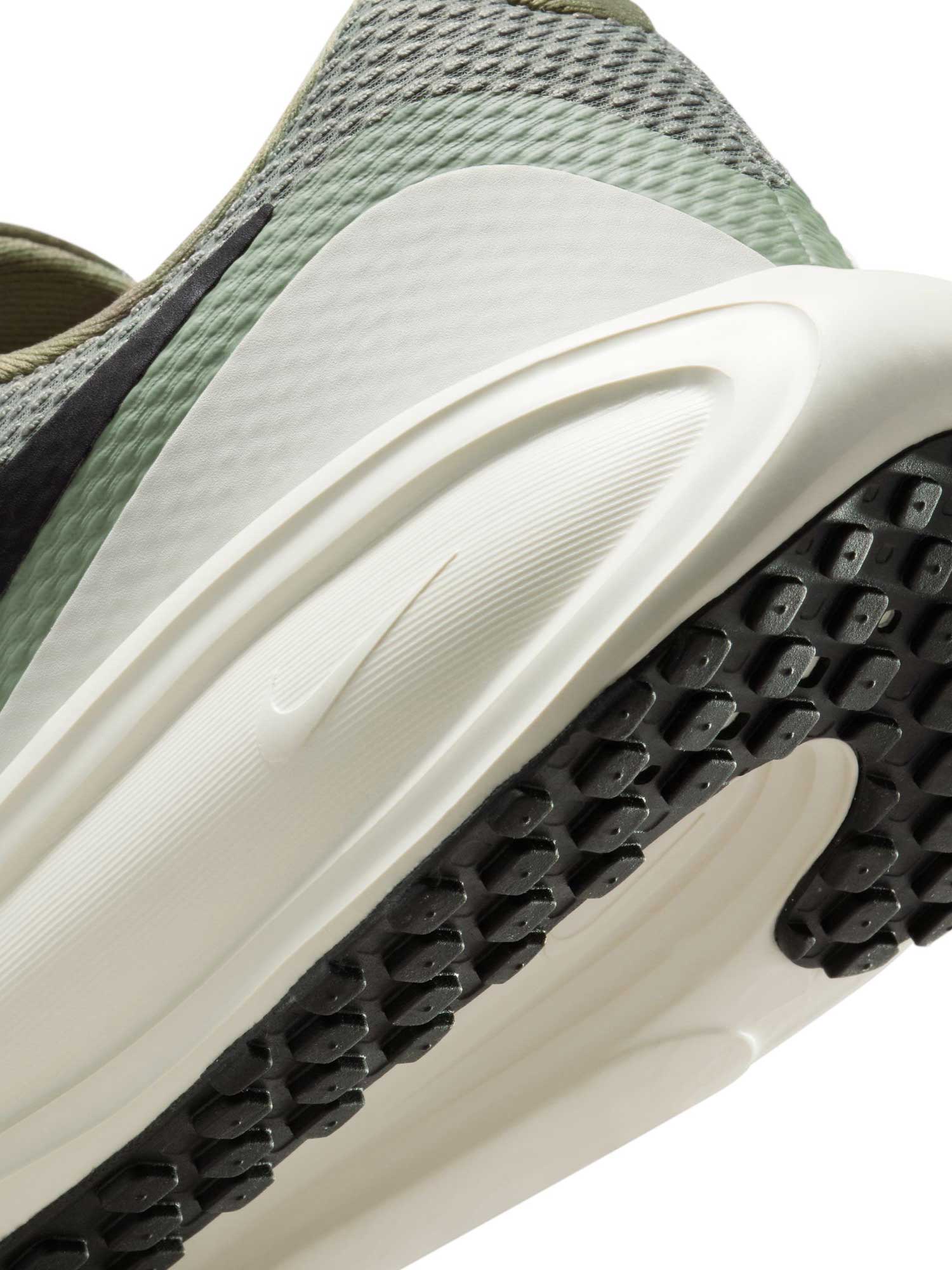 NIKE Обувки REVOLUTION 8