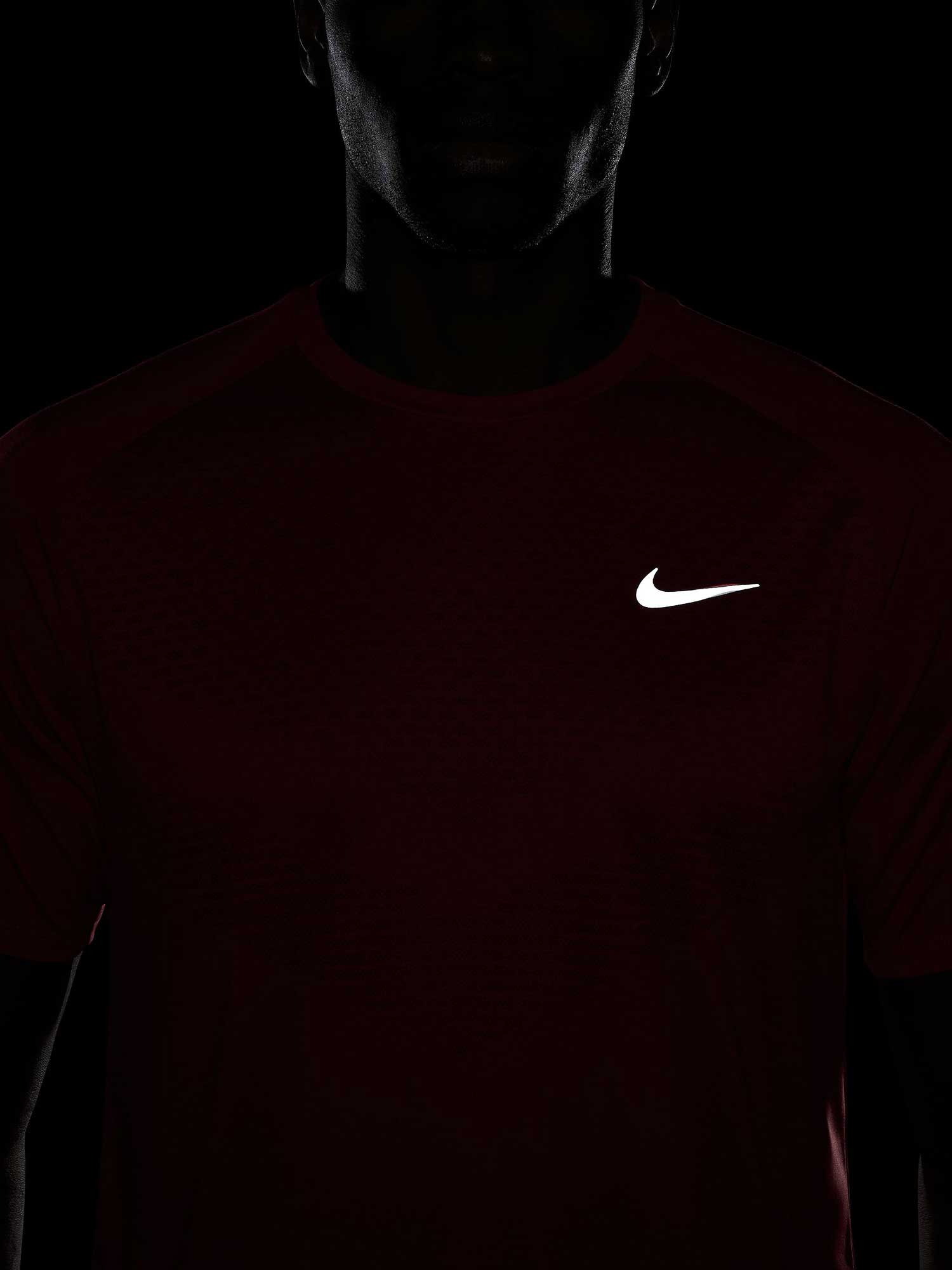 NIKE Тениска M NK DFADV STRIDE SS TOP