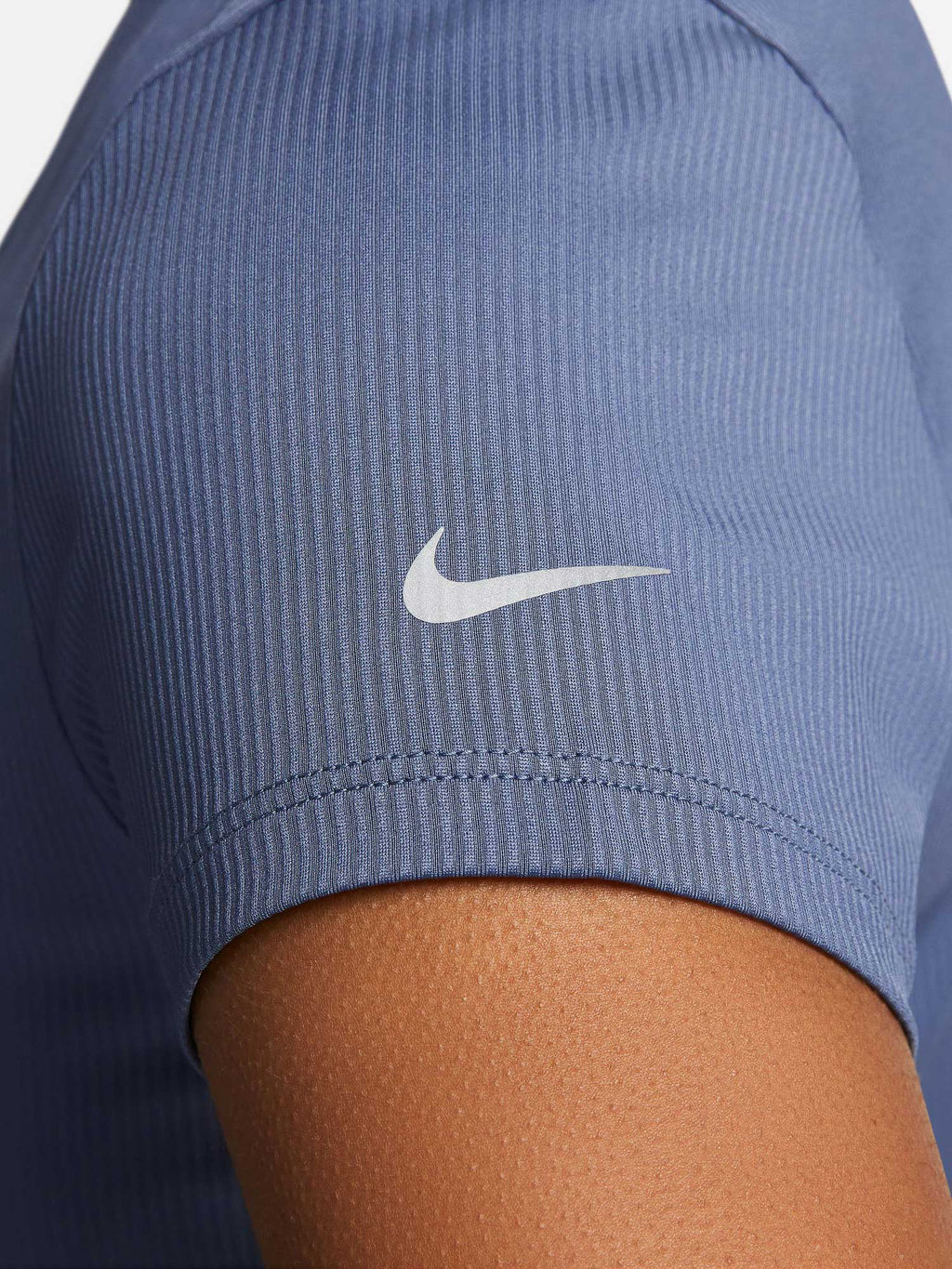 NIKE Тениска W NK DF SS TOP SSNL NV