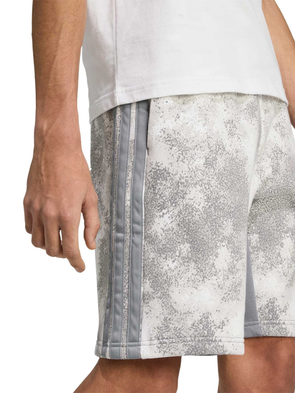 ADIDAS SPORTSWEAR Къси панталони AOP Colourblock Short