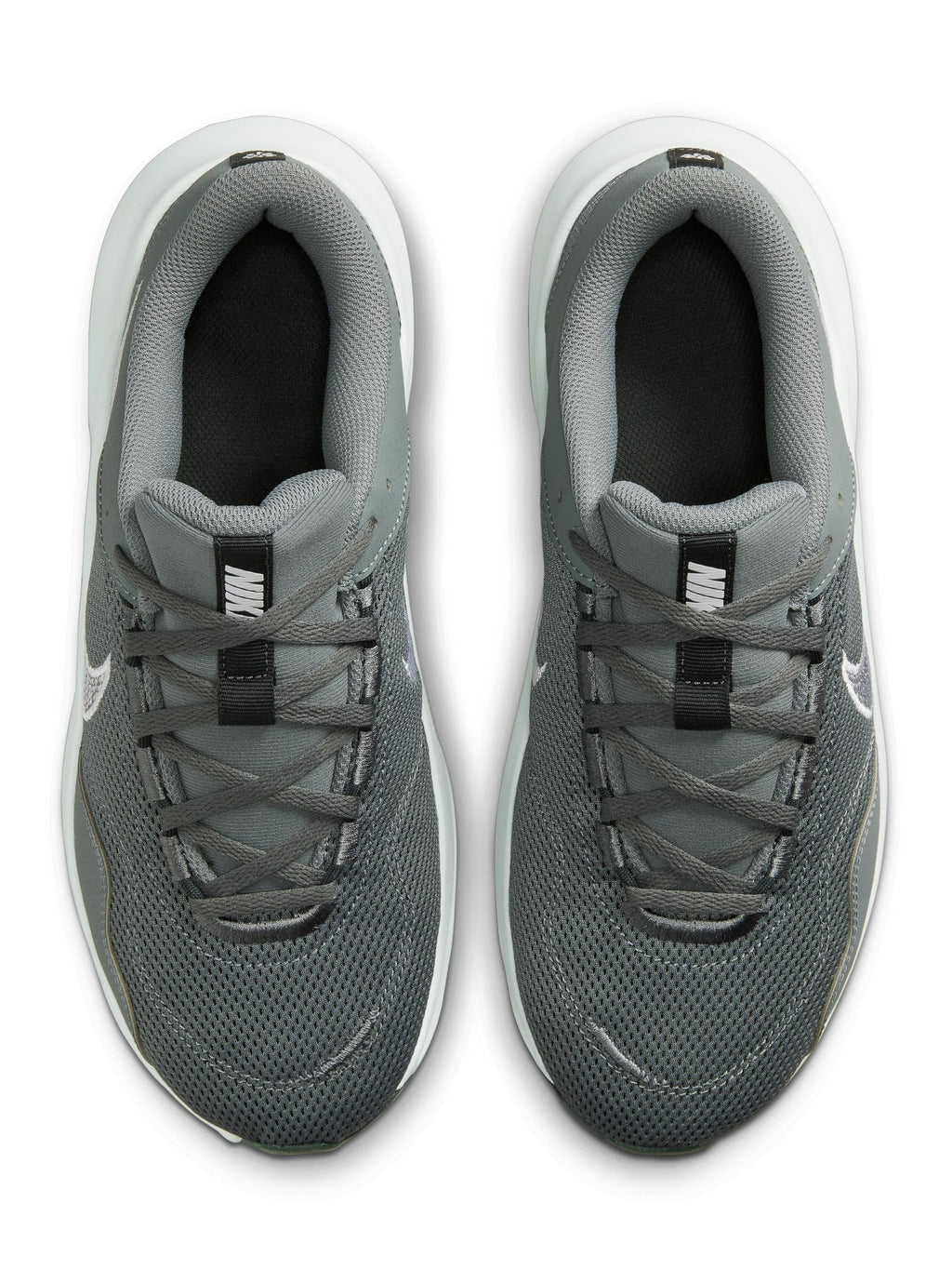 NIKE Обувки M LEGEND ESSENTIAL 3 NN