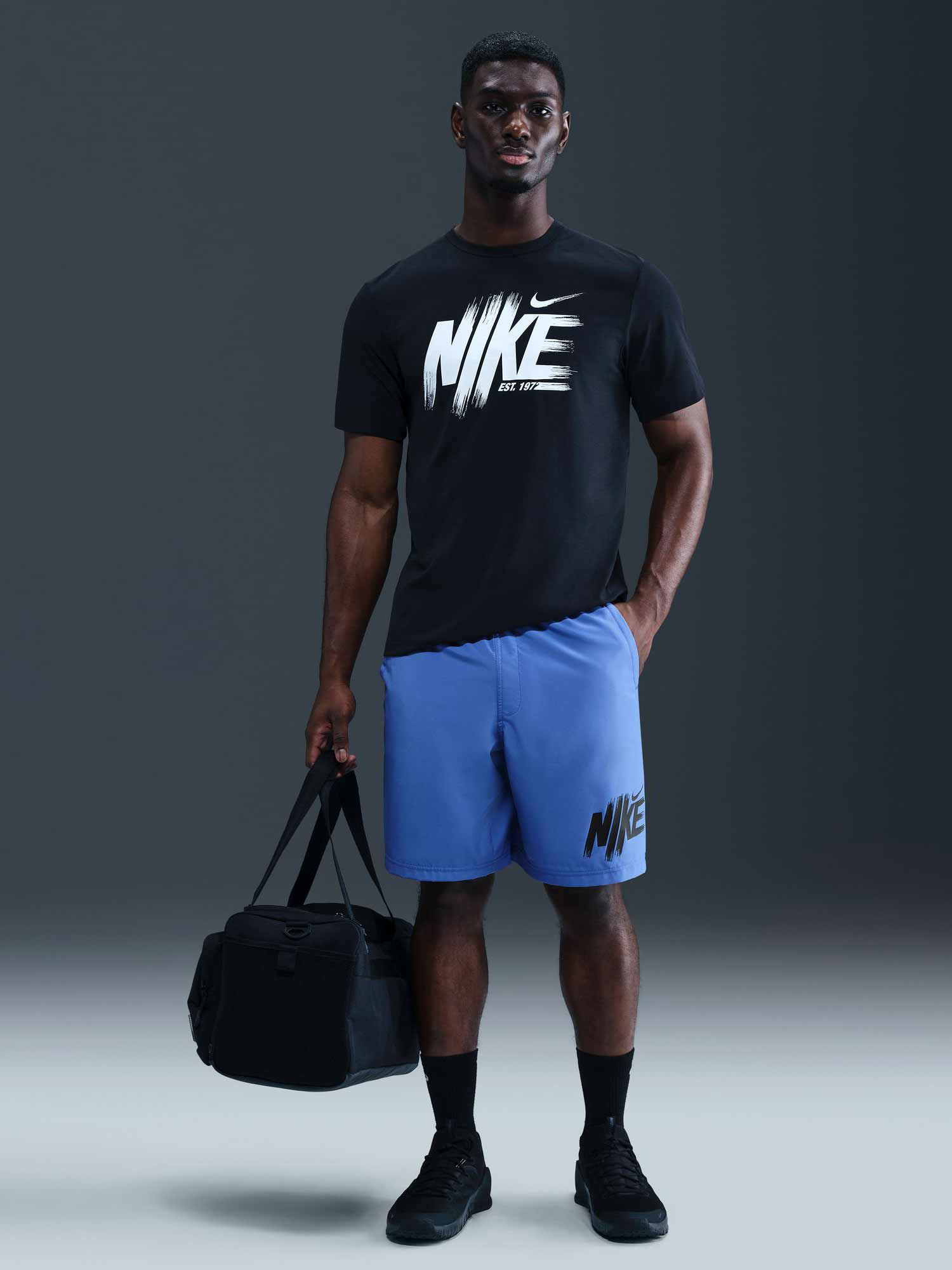 NIKE Къси панталони M NK DF FORM 9IN UL SHORT GFX