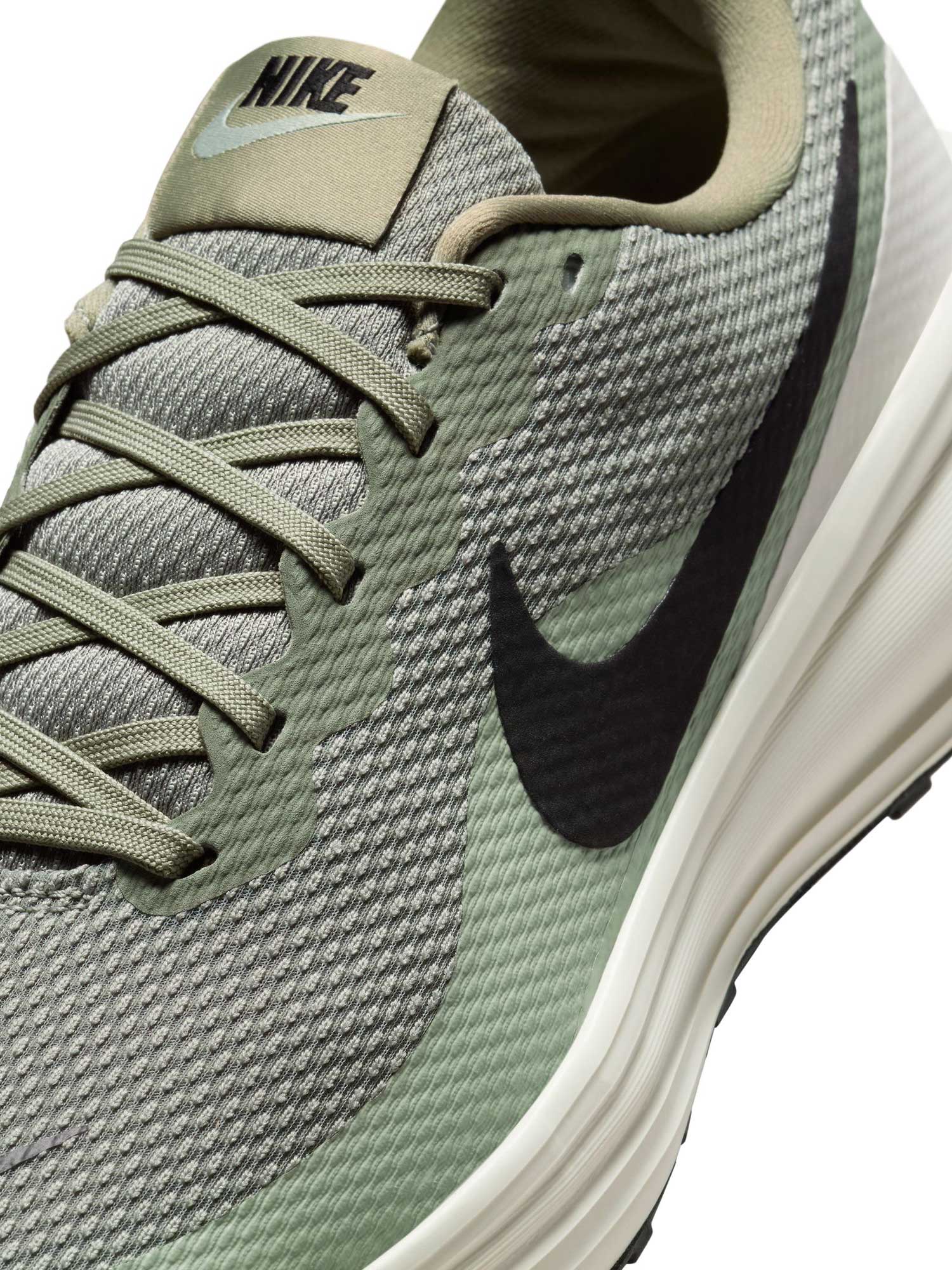 NIKE Обувки REVOLUTION 8