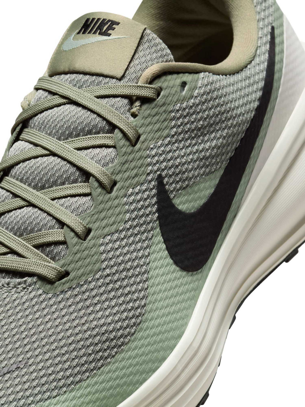 NIKE Обувки REVOLUTION 8