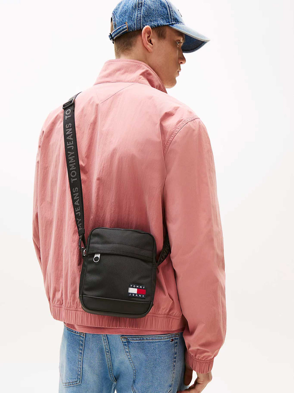 TOMMY JEANS Чанта TJM ESS DAILY REPORTER