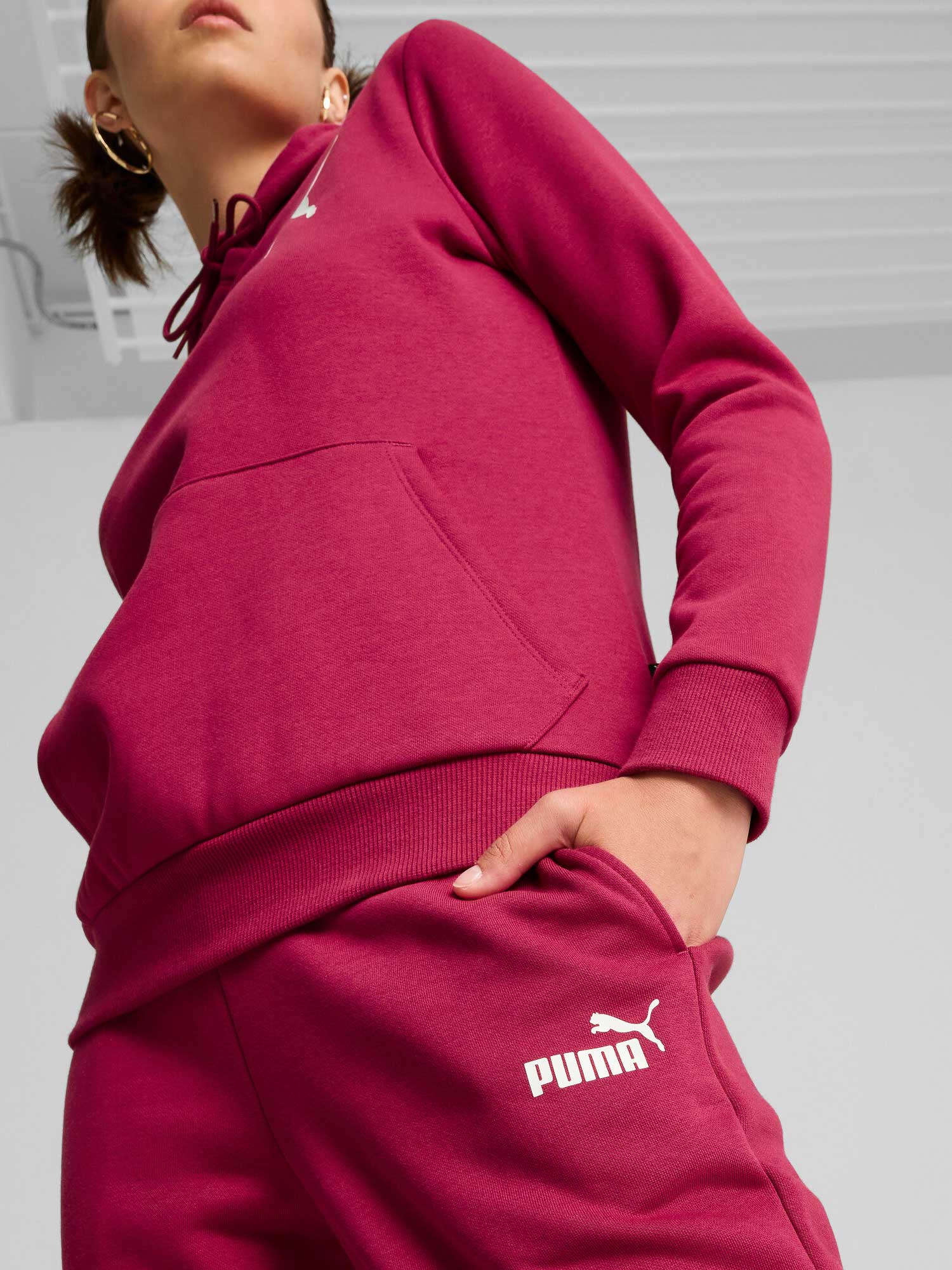 PUMA Спортно долнище ESS Sweatpants FL cl (s)
