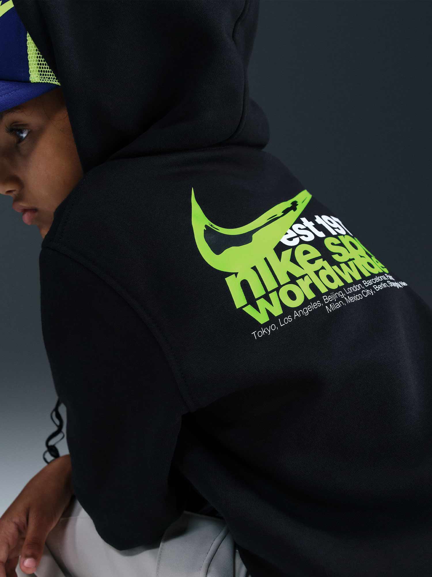 NIKE Суитшърт K NSW CLUB FLC HDY OC