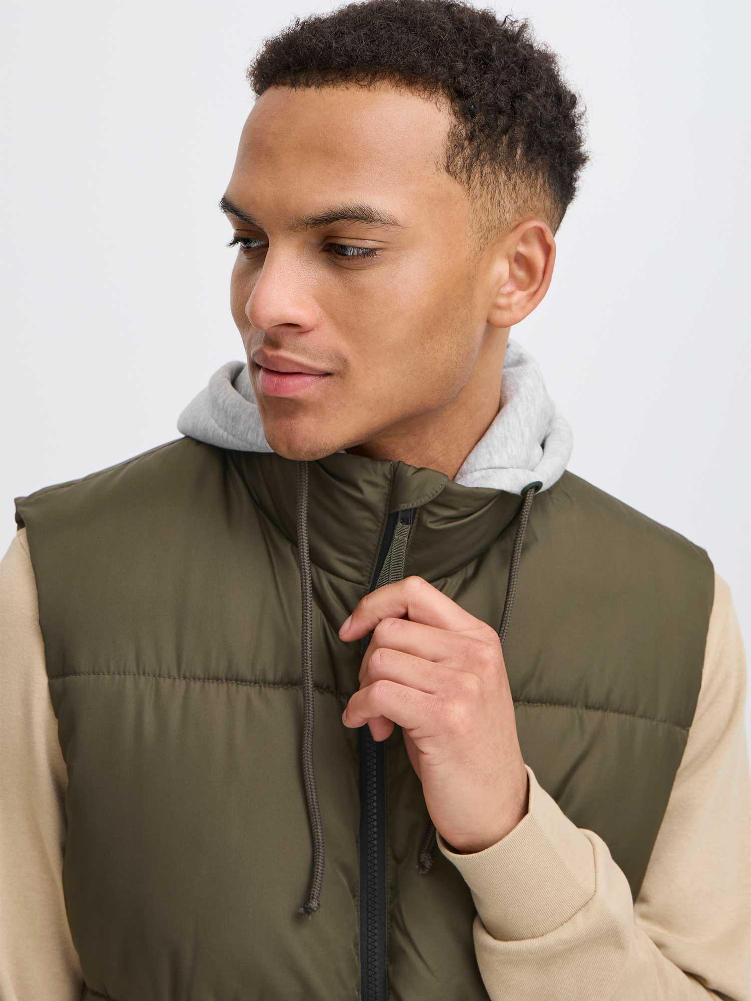 BLEND Елек BHELWIN vest w. jersey hood