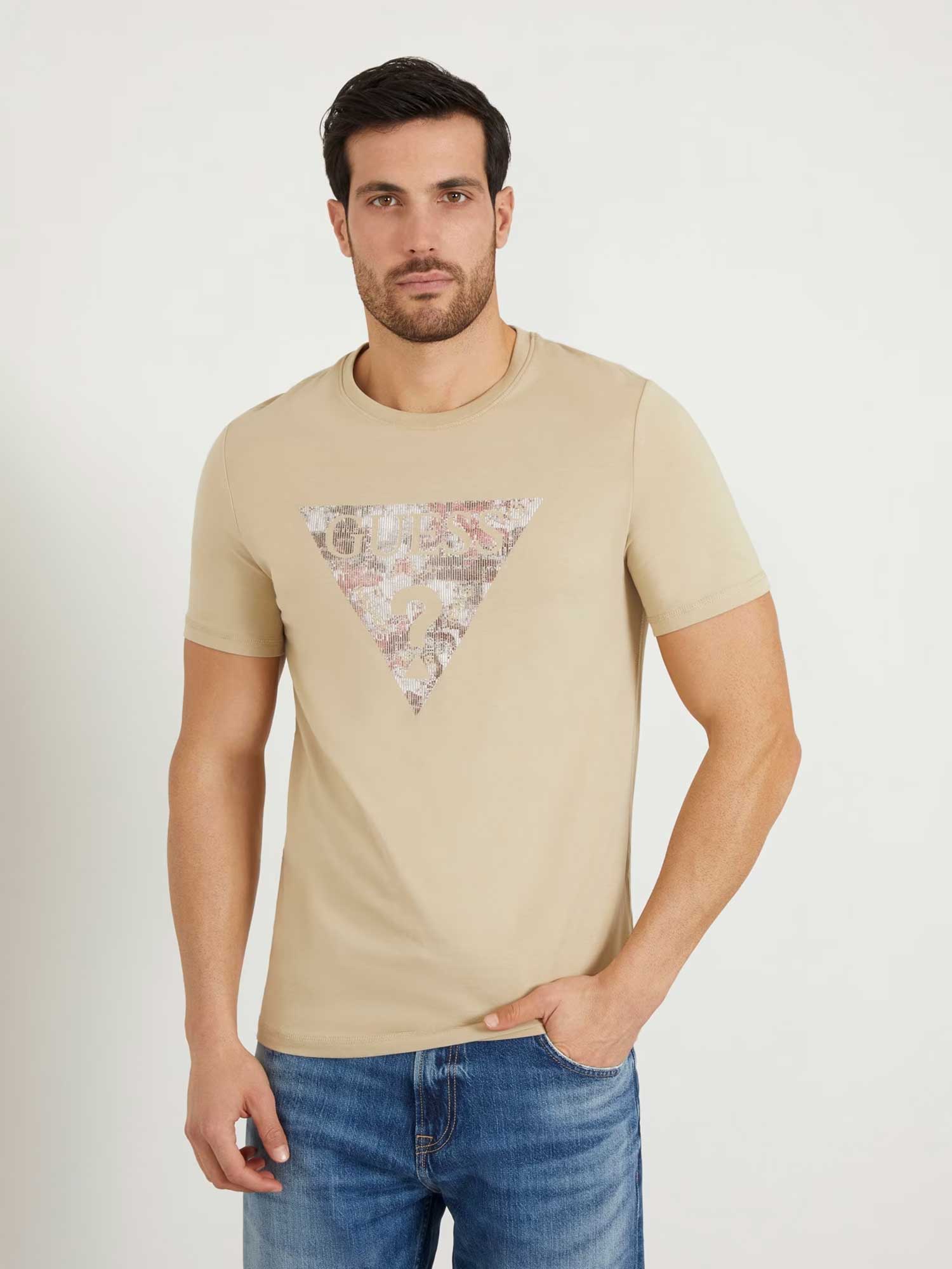 GUESS Тениска SS CN TRIANGLE GEL P