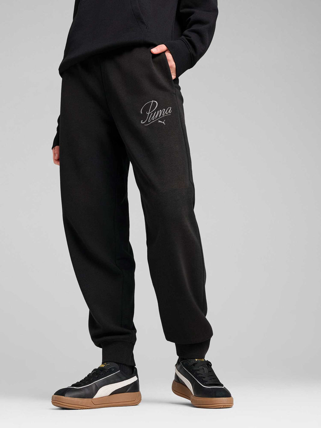 PUMA Спортно долнище ESS SCRIPT Sweatpants TR cl