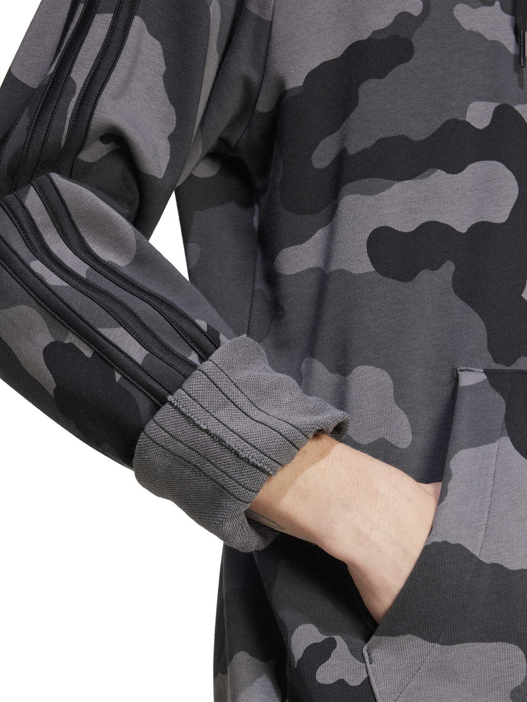 ADIDAS SPORTSWEAR Суитшърт Seasonal Essentials Camouflage Hoodie