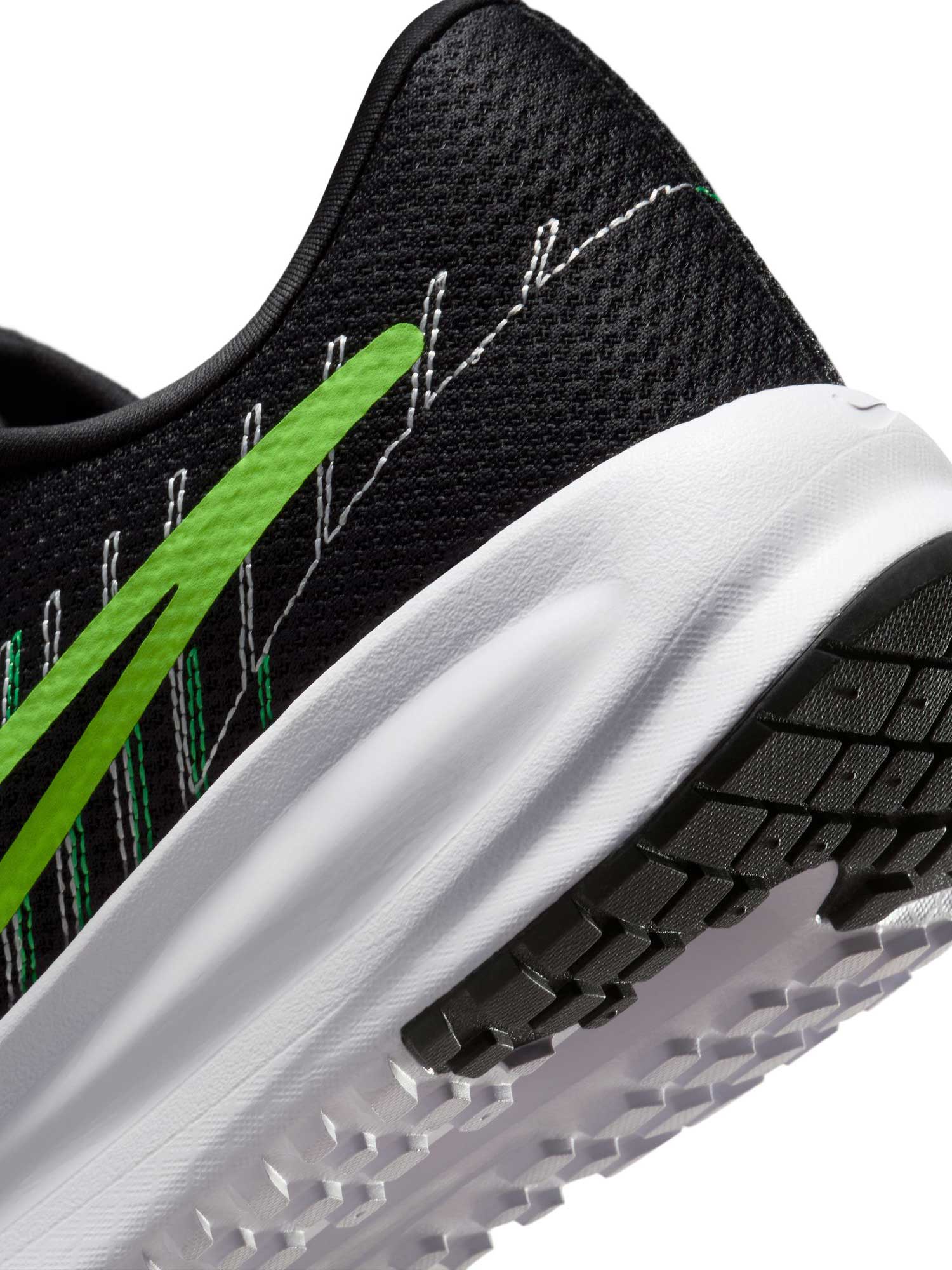 NIKE Обувки RUN DEFY