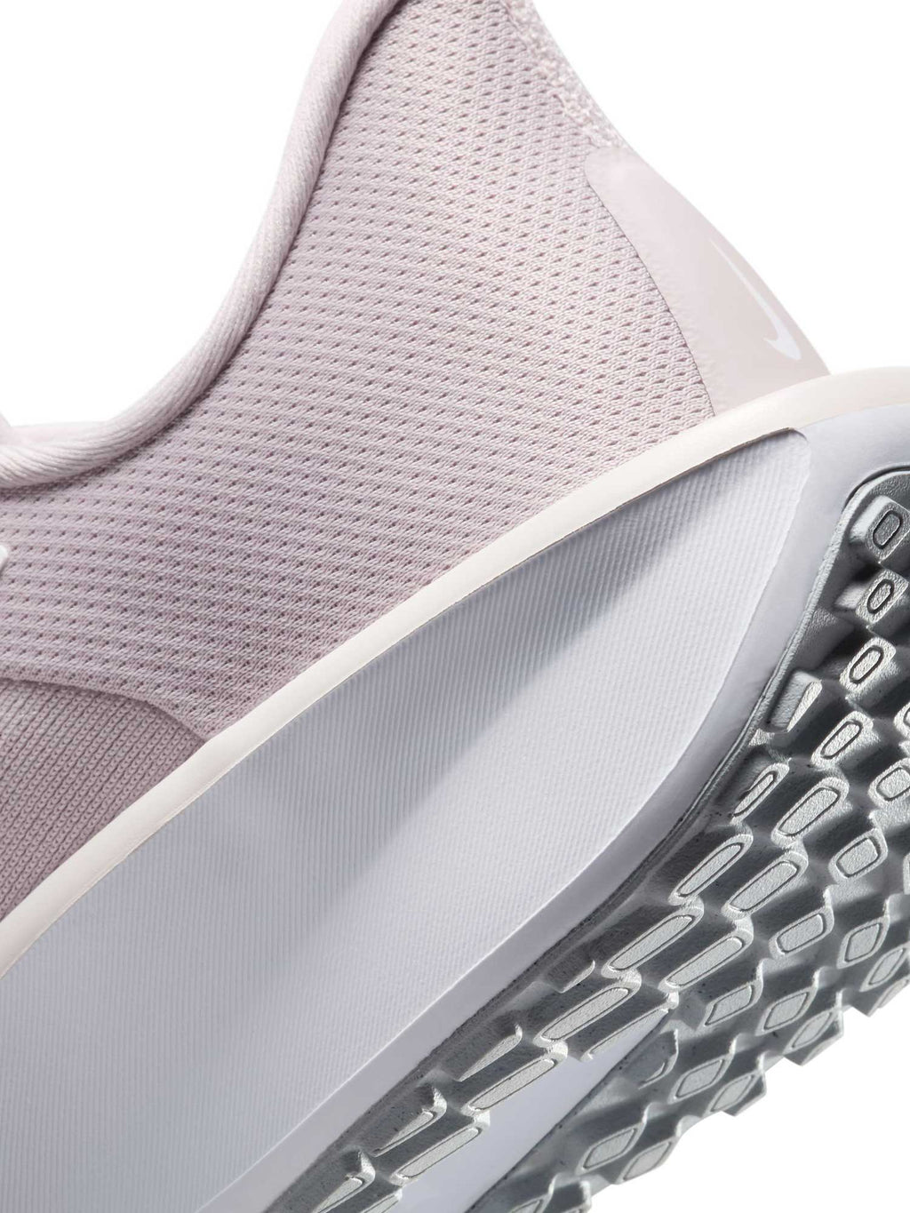 NIKE Обувки WMNS QUEST 6