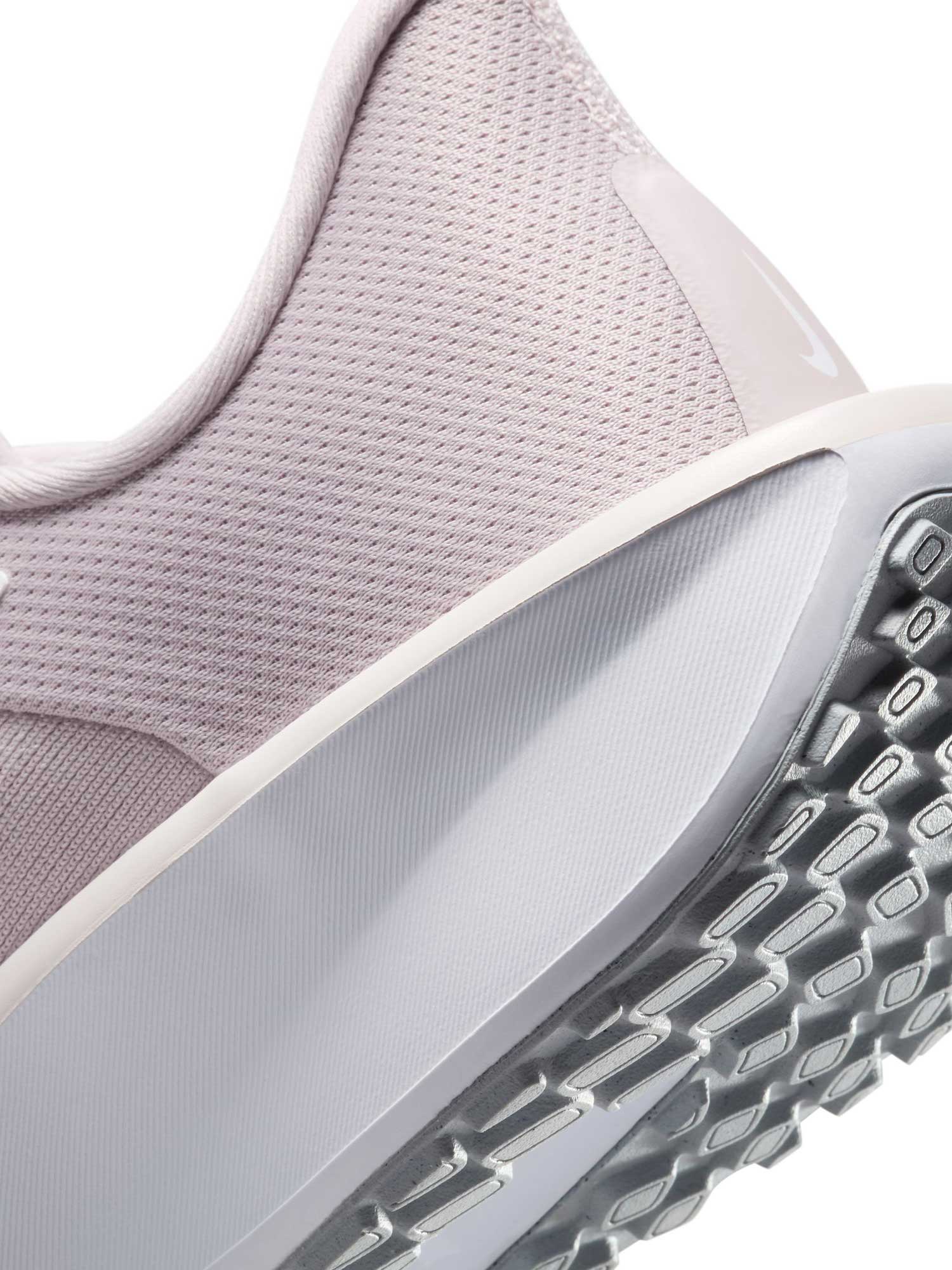 NIKE Обувки WMNS QUEST 6