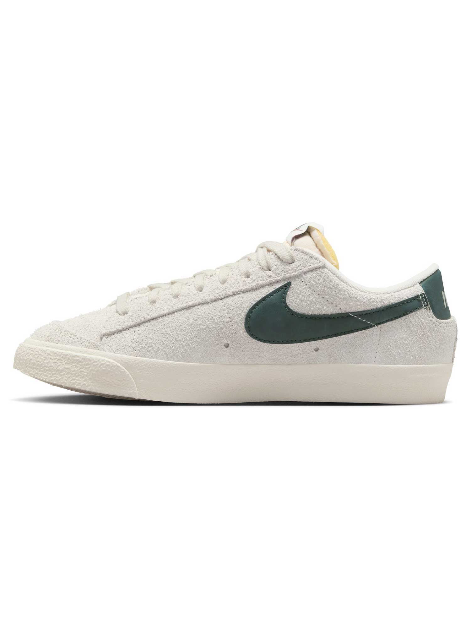 NIKE Обувки W BLAZER LOW 77 VNTG