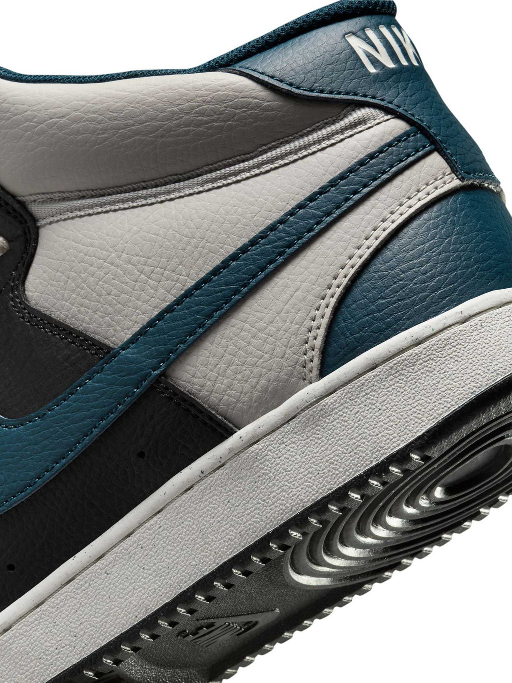 NIKE Обувки COURT VISION MID NN