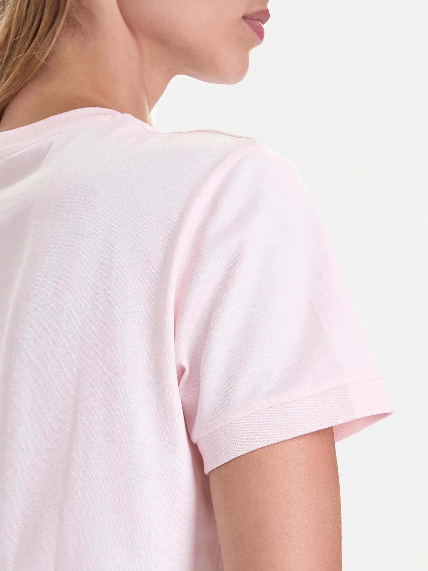 GUESS Тениска UNIQUE ATTITUDE SS T