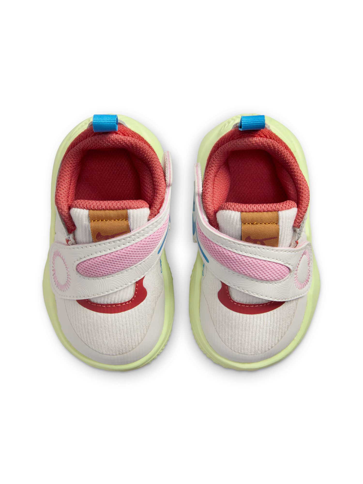 NIKE Обувки TEAM HUSTLE D 11 LIL (TD)